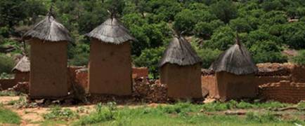 L’architecture de terre crue en mouvement en France et au Mali 