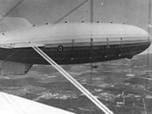 L'histoire et la définition du ballon dirigeable - Le dirigeable porte-avions USS Akron (ZRS-4) en 1932