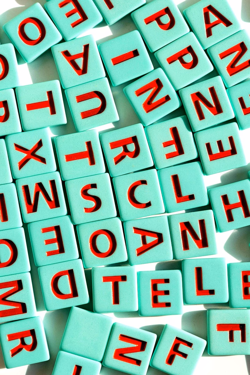Inégalités sociolinguistiques dans le DDF : analyse