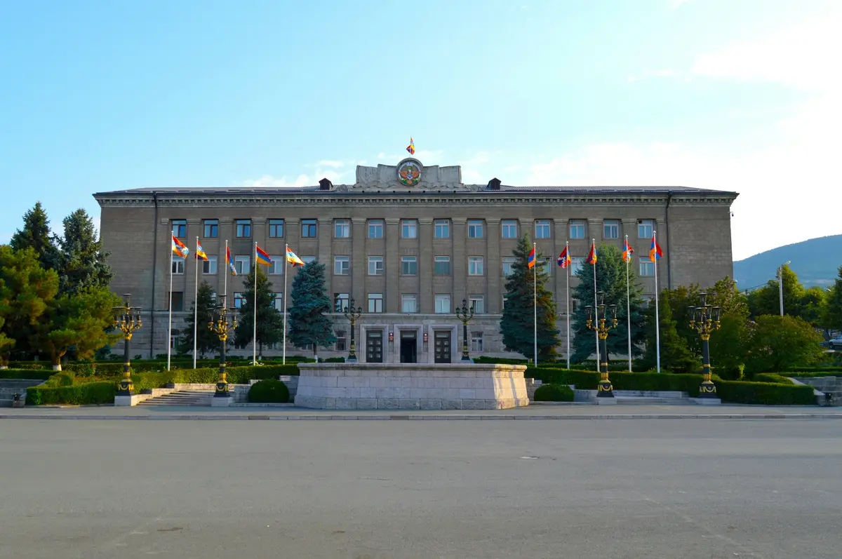Fonctionnement de l'Assemblée Provinciale : Analyse Complète