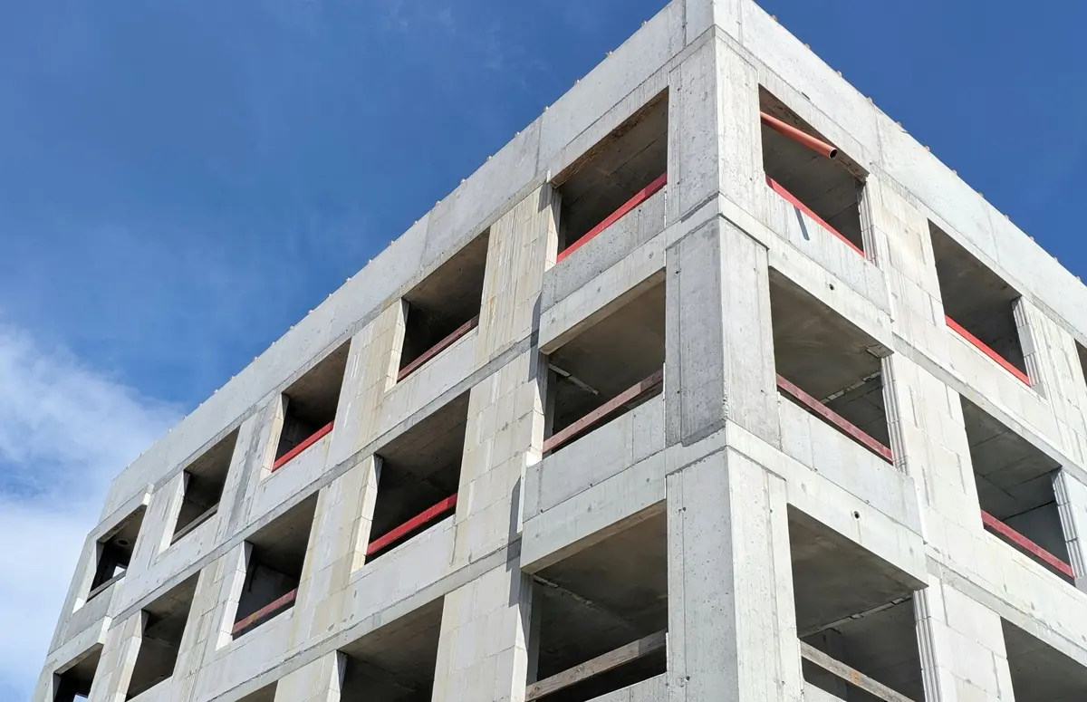 Perspectives futures en génie civil : étude R+9 à Sétif