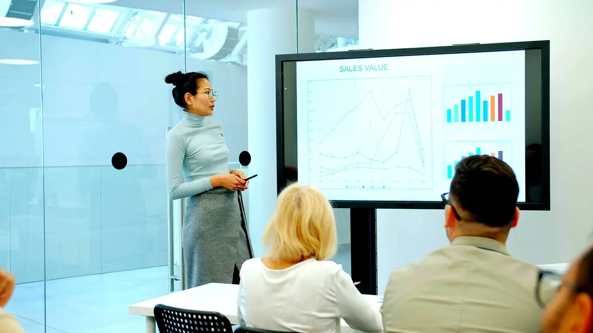 Analyse comparative des enjeux de communication d'entreprise