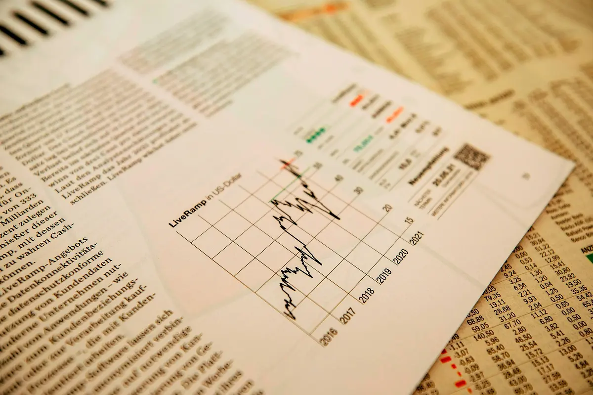 Analyse comparative des prospectus d'information financière