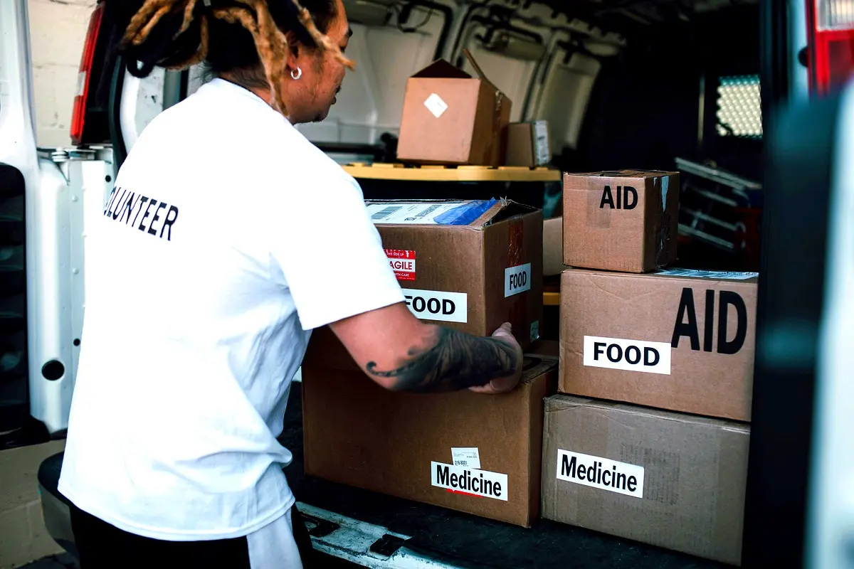 Optimisation de la chaîne logistique humanitaire : Stratégies essentielles